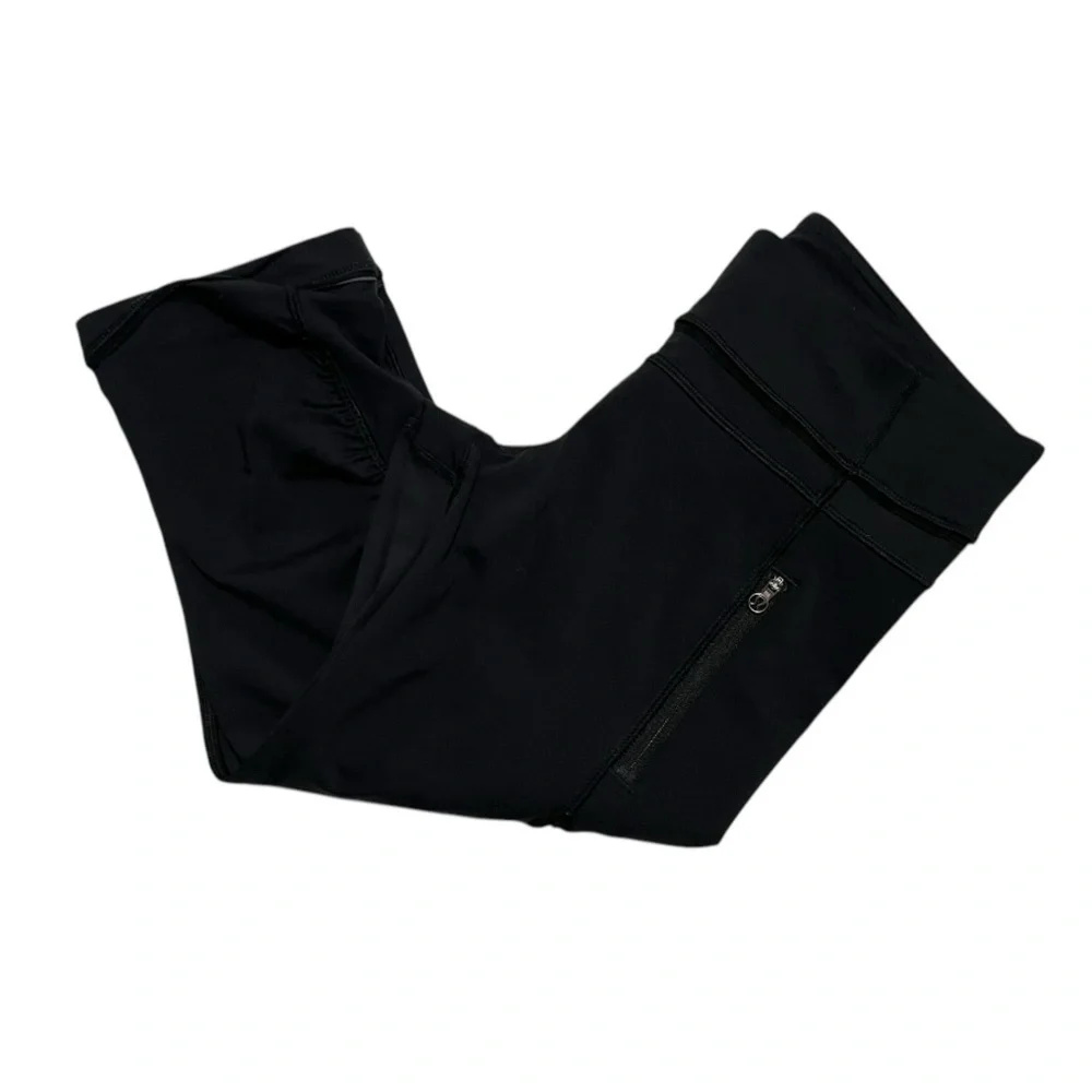 EUC Lululemon Athletica Crop 18” Black Leggings Size 6